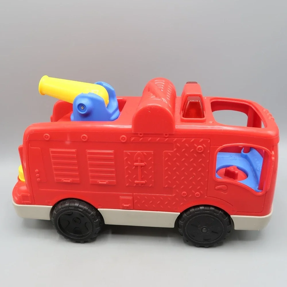 2016 Fisher Price Little People‎ Helping Others Musical Fire Truck with Fireman